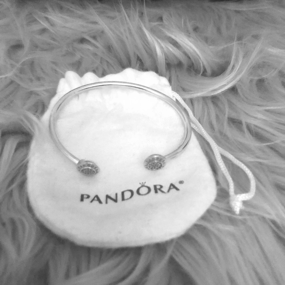 Pandora Signature Bangle, Dust Bag Included SOLD‼️